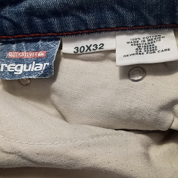 QuikSilver Regular Fit Straight Leg Blue Jeans Size 30x32 - Picture 16 of 16
